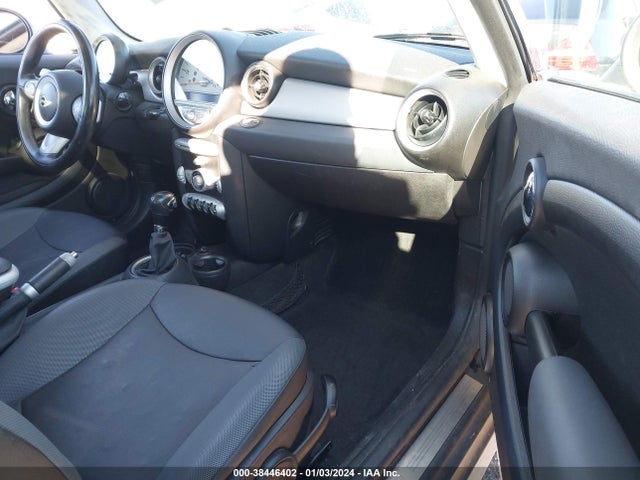 2009 MINI COOPER WMWMF33519TT69385 Photo 4