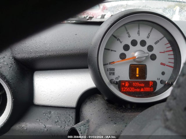 2010 MINI COOPER WMWMF3C55ATZ62641 Photo 6