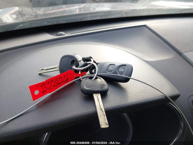 2012 KIA SORENTO LX VIN: 5XYKT3A64CG305990