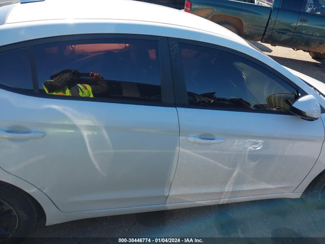 Hyundai ELANTRA SEL 2018 5NPD84LF4JH249665 Image 13