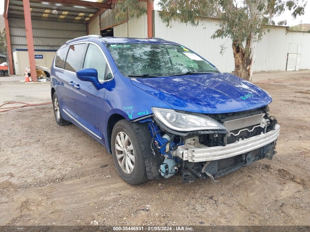 2C4RC1BG0KR652186 - Chrysler Pacifica Touring L 2019