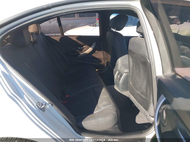 BMW 320i Xdrive 2014 WBA3C3C5XEK200440 Image 8