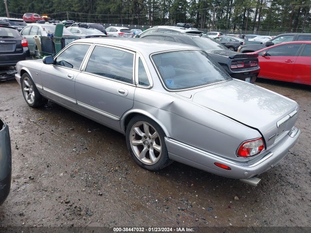 2001 JAGUAR XJ SAJDA25B51MF22853 Photo 2