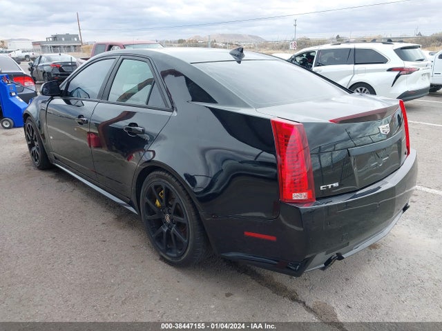 2010 CADILLAC CTS-V 1G6DV5EP0A0137529 Photo 2
