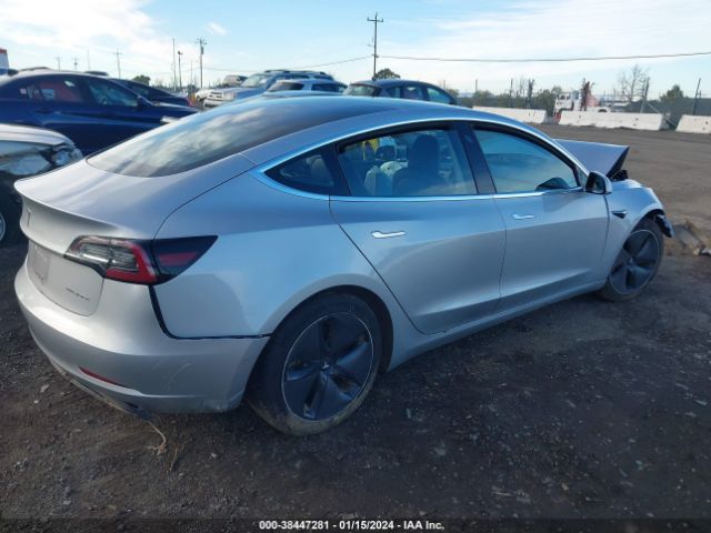 5YJ3E1EB3JF093324 Tesla Model 3 Long Range/performance
