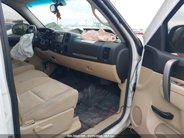 2011 CHEVROLET SILVERADO 1500 LT VIN: 3GCPCSE05BG304160