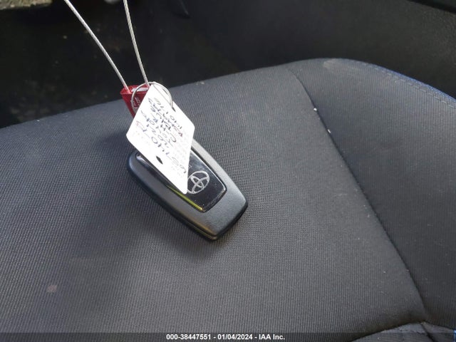 Toyota C-HR XLE 2021 NMTKHMBX5MR140176 Image 11