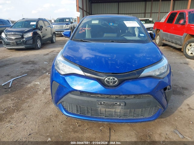 Toyota C-HR XLE 2021 NMTKHMBX5MR140176 Image 12