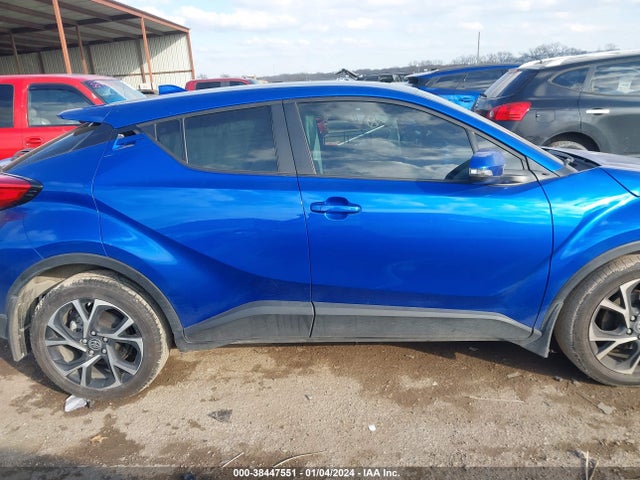 Toyota C-HR XLE 2021 NMTKHMBX5MR140176 Image 13