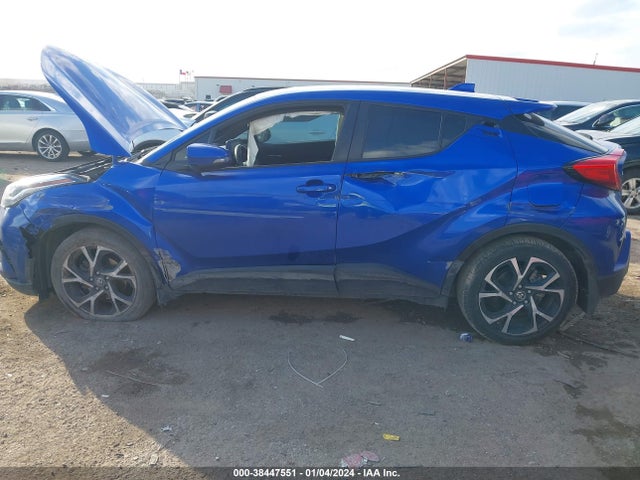 Toyota C-HR XLE 2021 NMTKHMBX5MR140176 Image 6