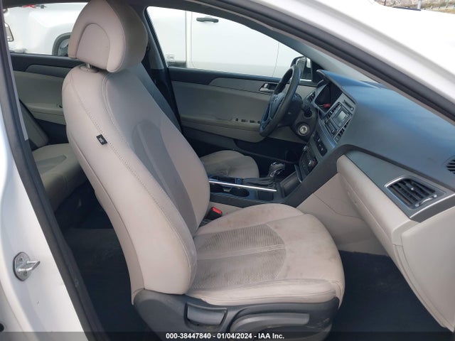 2015 HYUNDAI SONATA SE VIN: 5NPE24AF1FH039895