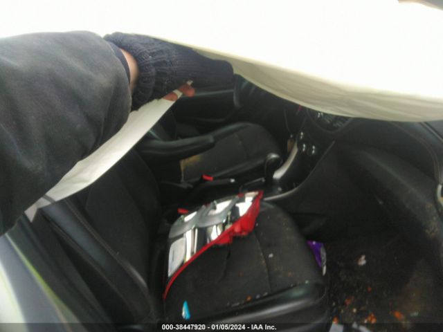 KL7CJLSB8JB548194 Chevrolet Trax Lt