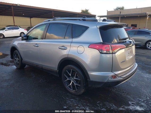 2018 TOYOTA RAV4 SE VIN: JTMNFREV0JD118945