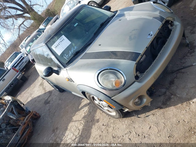 2011 MINI COOPER WMWSU3C56BTX96533 Photo 0