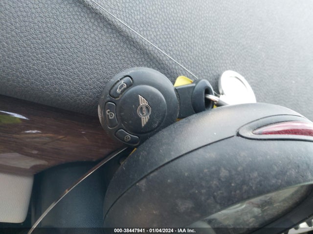 2011 MINI COOPER WMWSU3C56BTX96533 Photo 10