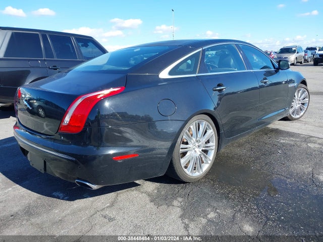 2011 JAGUAR XJ SAJWA2GE8BMV01980 Photo 3