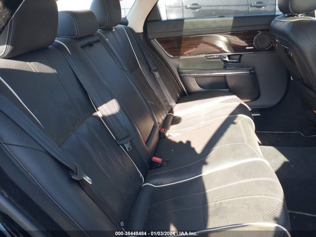 2011 JAGUAR XJ SAJWA2GE8BMV01980 Photo 7