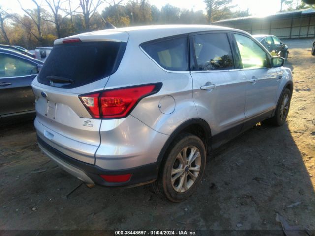 1FMCU9GD3KUB09560 Ford ESCAPE SE