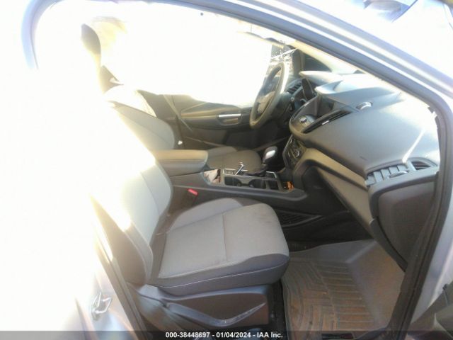 1FMCU9GD3KUB09560 Ford ESCAPE SE