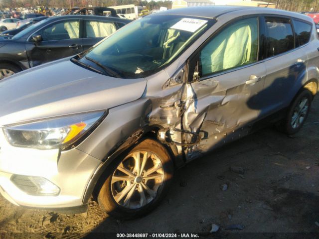 1FMCU9GD3KUB09560 Ford ESCAPE SE