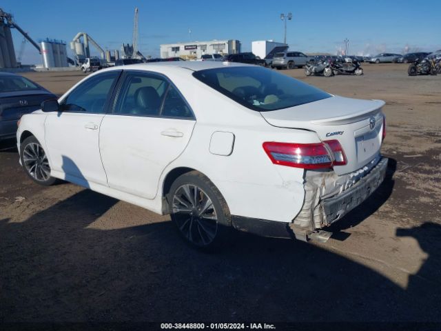 2011 TOYOTA CAMRY 4T1BF3EK6BU660196 Photo 2