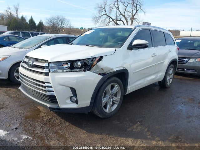 Toyota Highlander Limited 2018 5TDYZRFHXJS235854 Image 2
