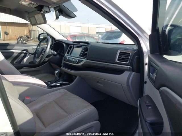 Toyota Highlander Limited 2018 5TDYZRFHXJS235854 Image 5