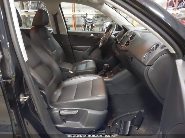 WVGAV7AX9HK028921 Volkswagen Tiguan 2.0t/2.0t S
