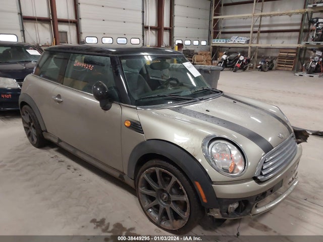 2009 MINI COOPER WMWMF33529TW75057 Photo 0
