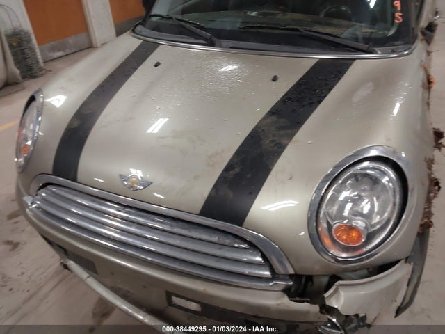 2009 MINI COOPER WMWMF33529TW75057 Photo 9