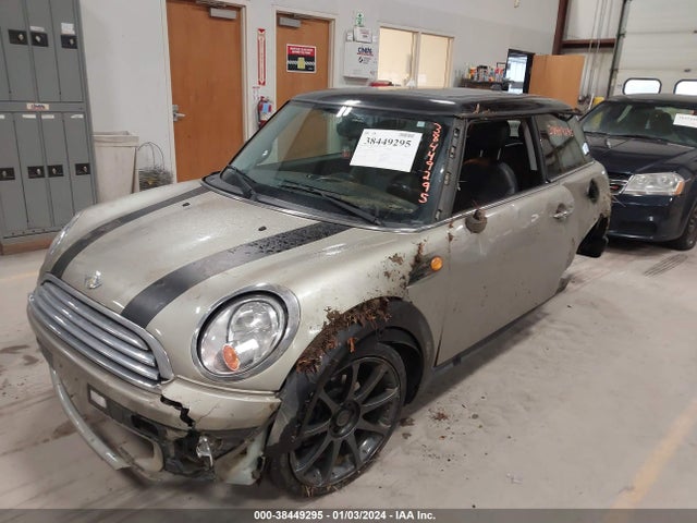 2009 MINI COOPER WMWMF33529TW75057 Photo 1