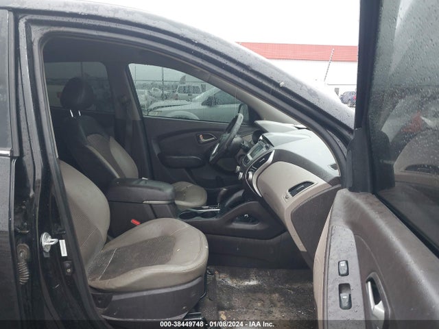 2011 HYUNDAI TUCSON GLS VIN: KM8JUCAC3BU130686
