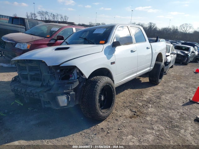 RAM 1500 Night  4x4 5'7 Box 2018 1C6RR7MT1JS108571 Image 2