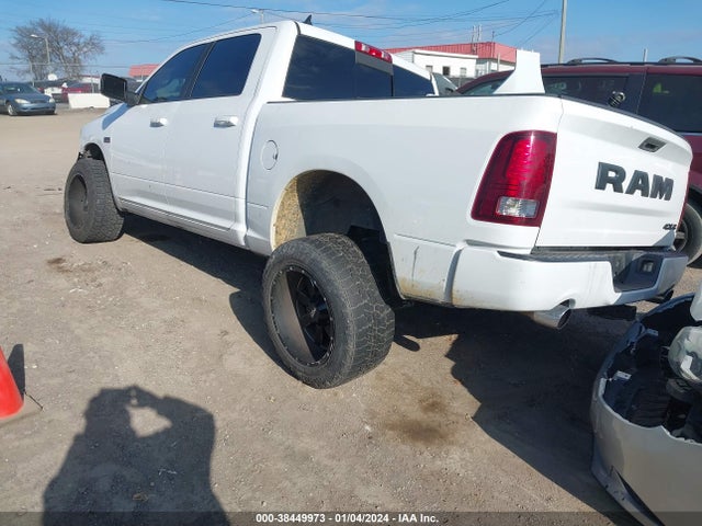 2018 RAM 1500 NIGHT 4X4 5'7 BOX VIN: 1C6RR7MT1JS108571