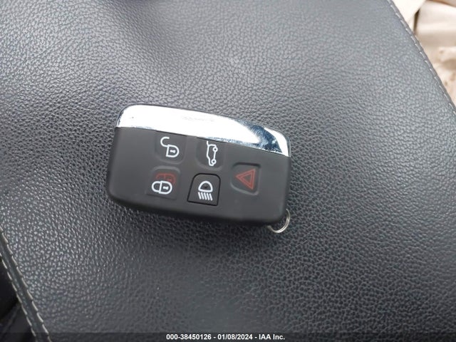 2017 JAGUAR F-PACE SADCM2BV9HA099157 Photo 10