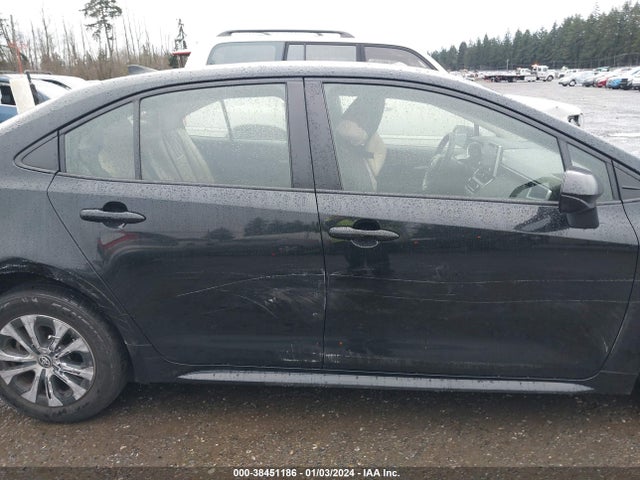 Toyota Corolla Hybrid Le 2021 JTDEAMDE5MJ003170 Image 32