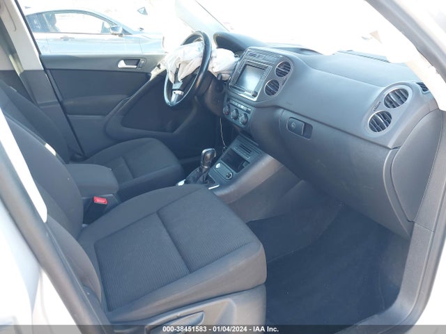 WVGAV7AX7HK044504 Volkswagen Tiguan 2.0t/2.0t S