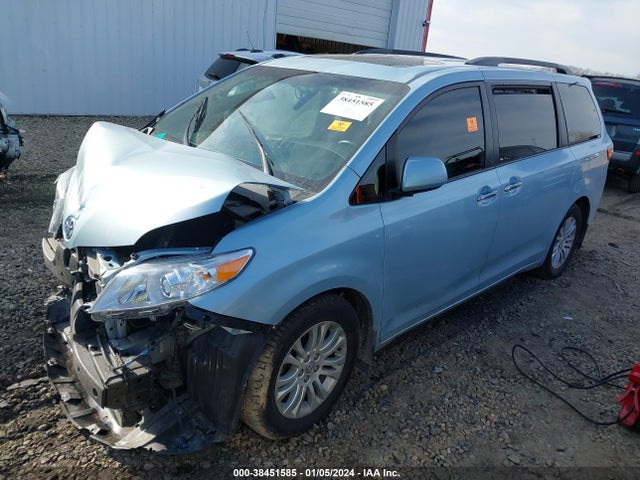 2016 TOYOTA SIENNA XLE 8 PASSENGER VIN: 5TDYK3DC5GS702809