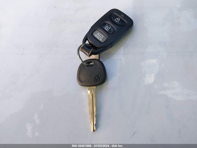 2019 HYUNDAI ELANTRA SE VIN: 5NPD74LF7KH438055