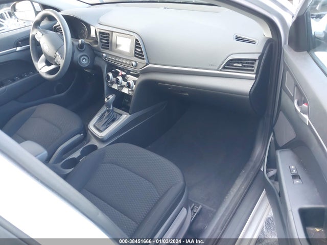 2019 HYUNDAI ELANTRA SE VIN: 5NPD74LF7KH438055