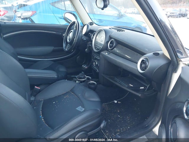 2011 MINI COOPER S CLUBMAN WMWZG3C55BTY35991 Photo 4