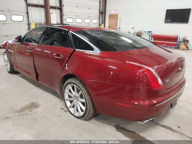2012 JAGUAR XJ SAJWA1CB3CLV30445 Photo 2