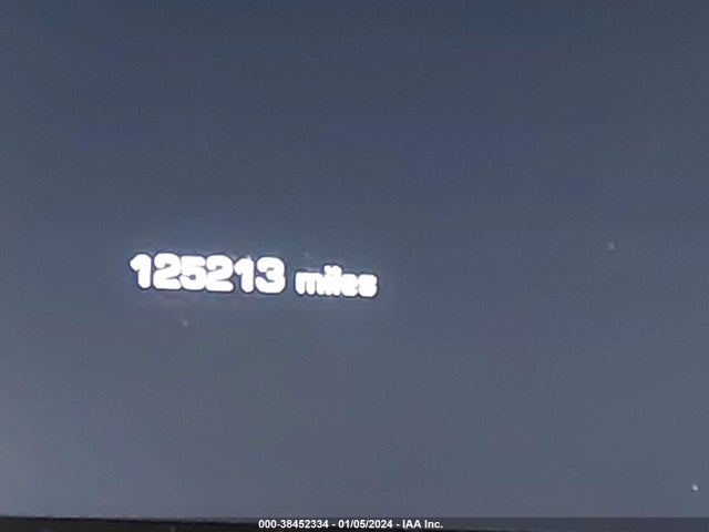 2012 JAGUAR XJ SAJWA1CB3CLV30445 Photo 6