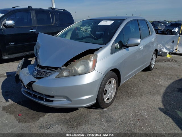 2013 HONDA FIT VIN: JHMGE8H3XDC064837