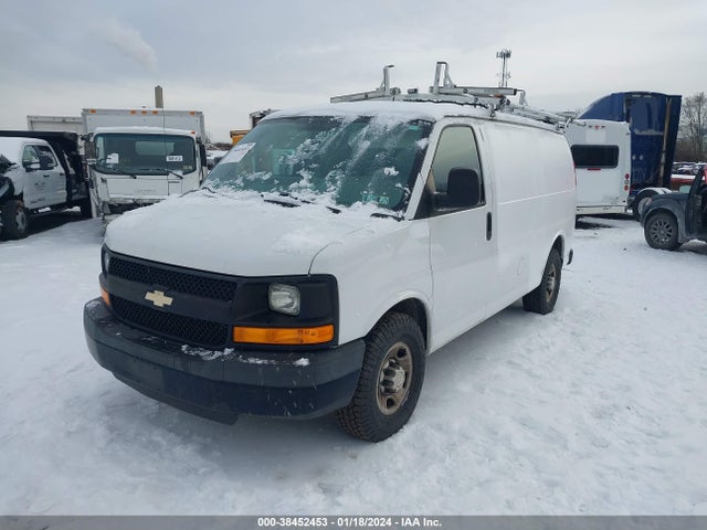 Chevrolet Express 2500 Work Van 2015 1GCWGFCF1F1168659 Image 2