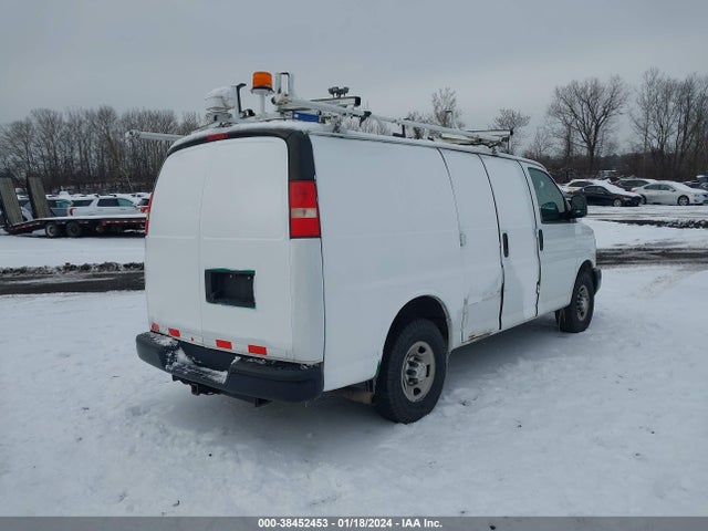 Chevrolet Express 2500 Work Van 2015 1GCWGFCF1F1168659 Image 4