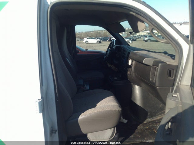 Chevrolet Express 2500 Work Van 2015 1GCWGFCF1F1168659 Image 5
