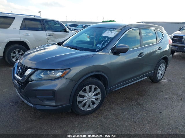 Nissan ROGUE S 2017 5N1AT2MT3HC794400 Image 2