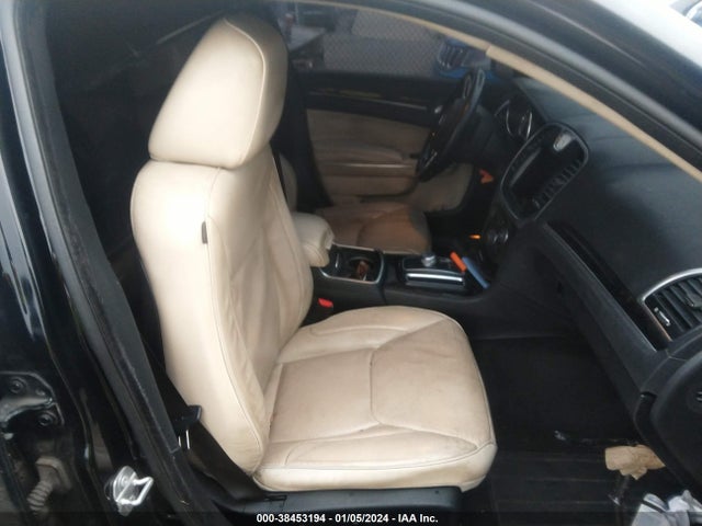 2C3CCAEG0JH123055 Chrysler 300 Limited