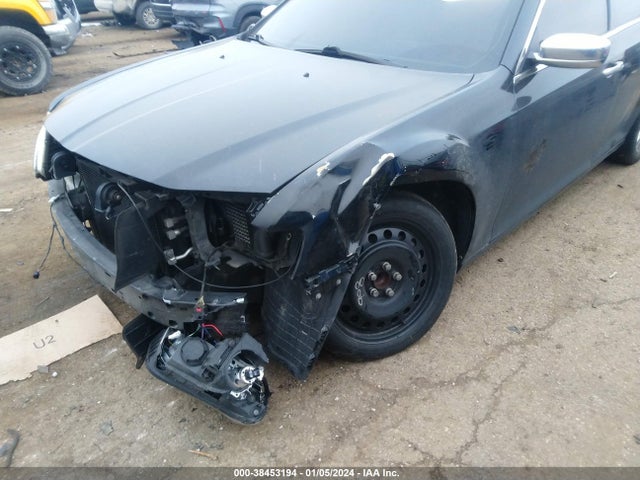 2C3CCAEG0JH123055 Chrysler 300 Limited